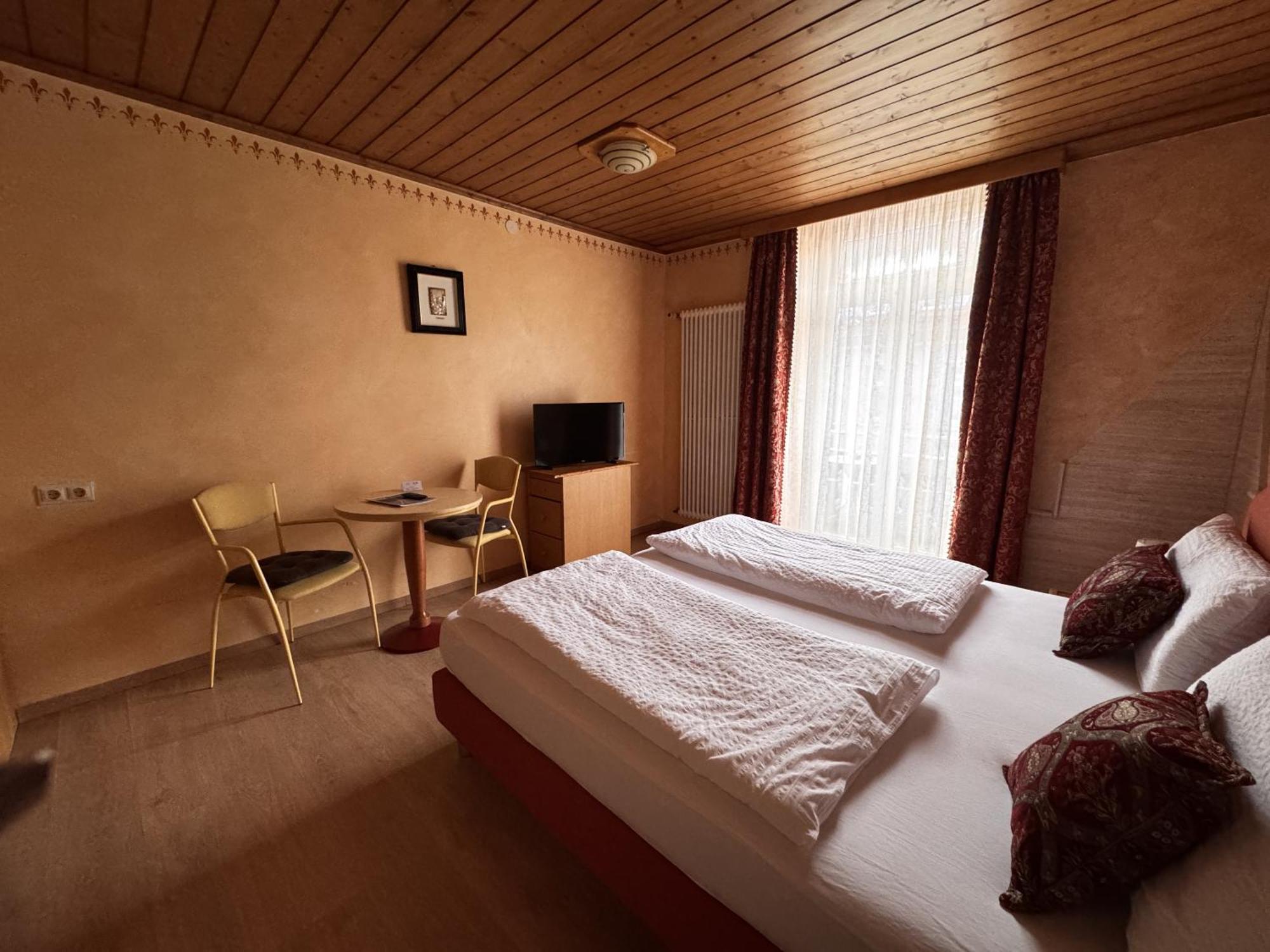 Black Forest Hotel Todtnau Phòng bức ảnh